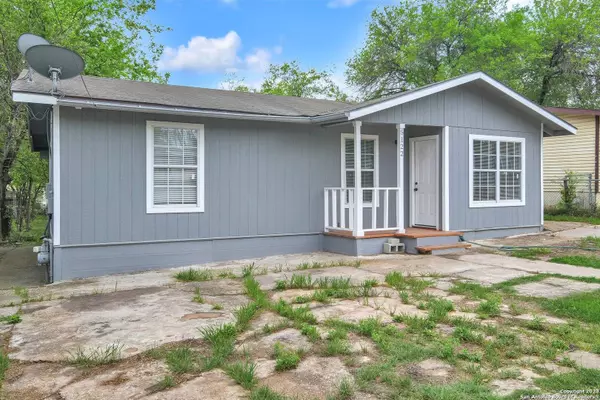 5122 BLUFF ST, San Antonio, TX 78228-4519