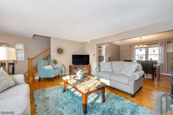 14 Kathryn St, Clifton City, NJ 07013