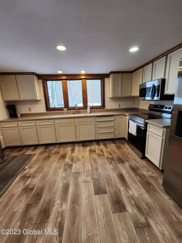 108 ballston ave Avenue, Ballston Spa, NY 12020