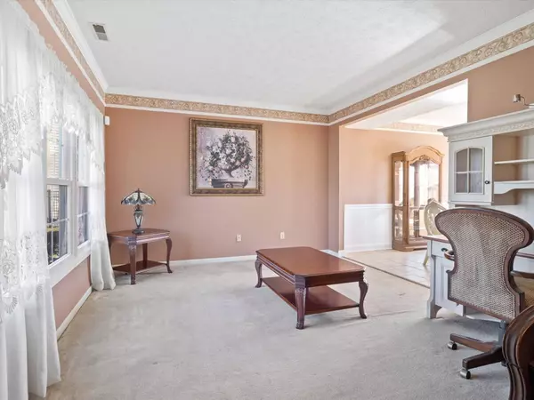 8621 Kruggle CT, Indianapolis, IN 46256