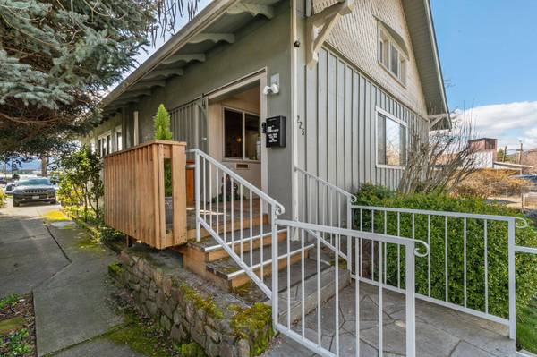 225 NE C ST, Grants Pass, OR 97526