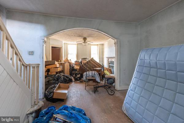 2713 E HUNTINGDON ST, Philadelphia, PA 19125