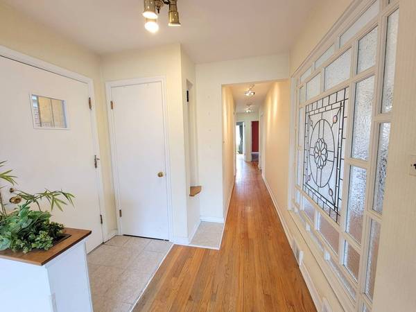 6538 N Albany AVE, Chicago, IL 60645