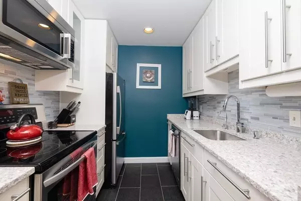 350 W 4th St #405, Boston, MA 02127