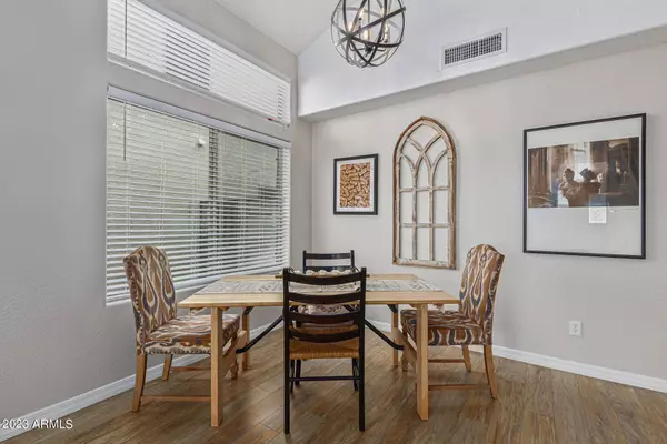 2181 W GREEN TREE Drive, San Tan Valley, AZ 85142