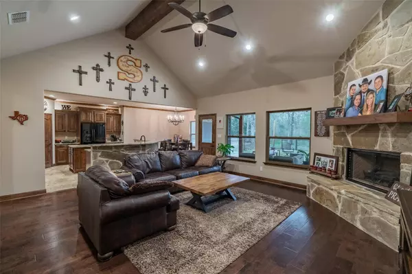 215 Rs County Road 4261, Emory, TX 75440