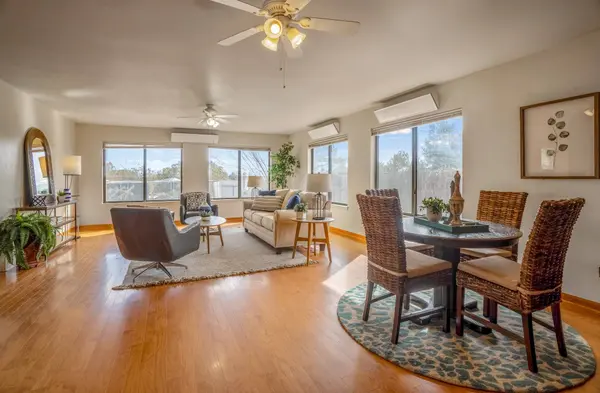 605 Meadow LN, White Rock, NM 87547