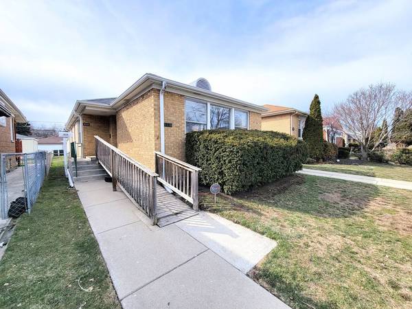 6538 N Albany AVE, Chicago, IL 60645