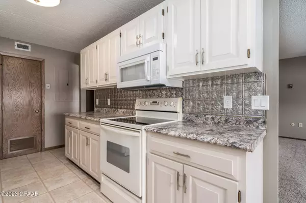 2200 29TH Street S ##13S, Grand Forks, ND 58201