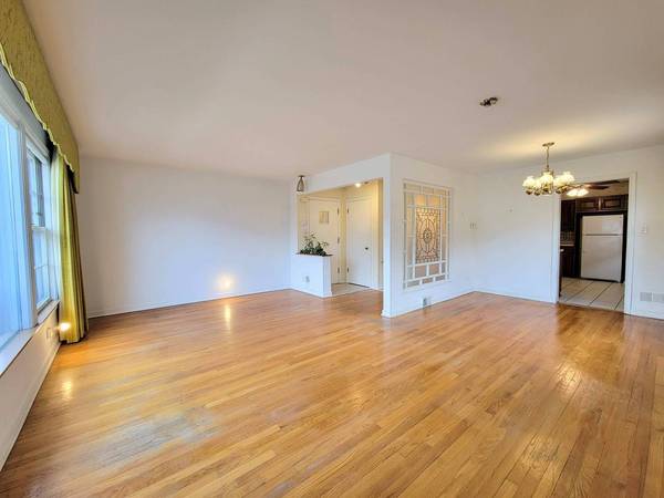 6538 N Albany AVE, Chicago, IL 60645