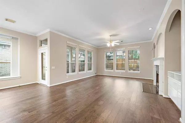 135 E Northcastle CIR, Conroe, TX 77384