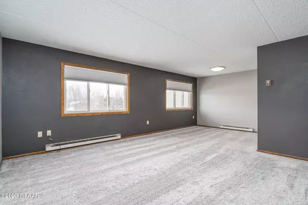 2200 29TH Street S ##13S, Grand Forks, ND 58201