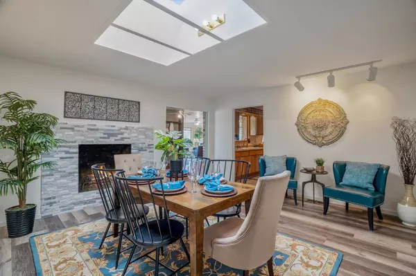 605 Meadow LN, White Rock, NM 87547