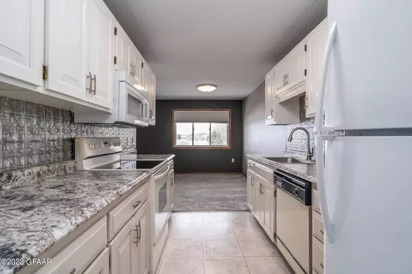 2200 29TH Street S ##13S, Grand Forks, ND 58201