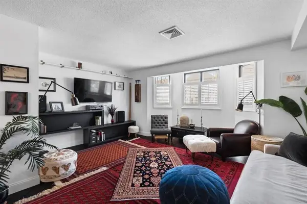 620 Boston Ave #5A, Medford, MA 02155