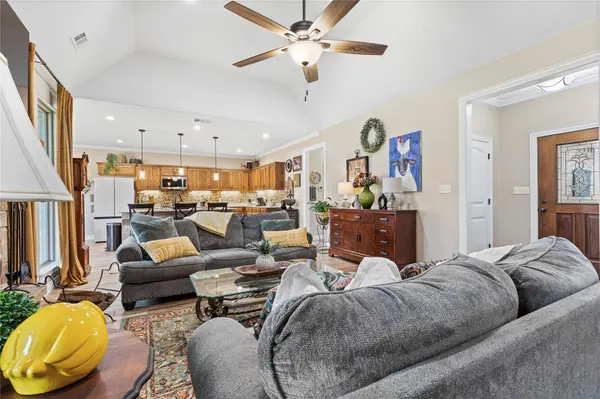 112 Prairie Meadow Lane, Pottsboro, TX 75076