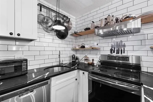 620 Boston Ave #5A, Medford, MA 02155