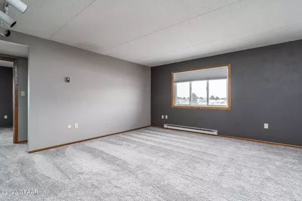 2200 29TH Street S ##13S, Grand Forks, ND 58201