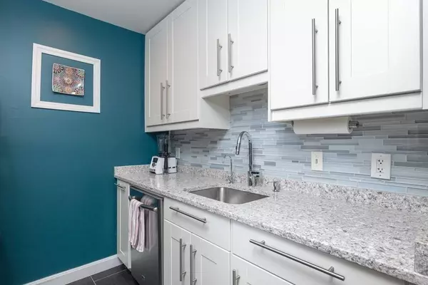 350 W 4th St #405, Boston, MA 02127