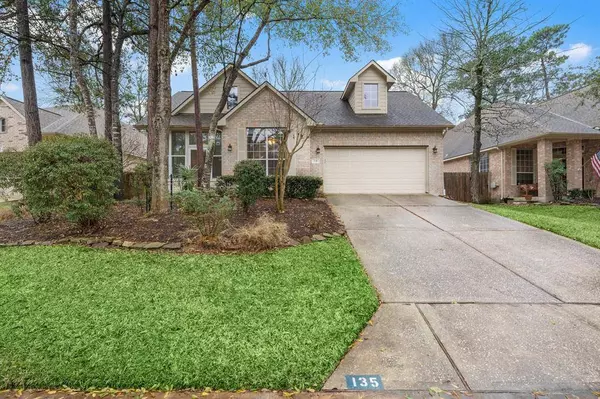 135 E Northcastle CIR, Conroe, TX 77384