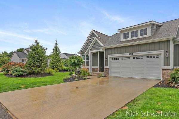 3052 Brayridge Drive, Jenison, MI 49428