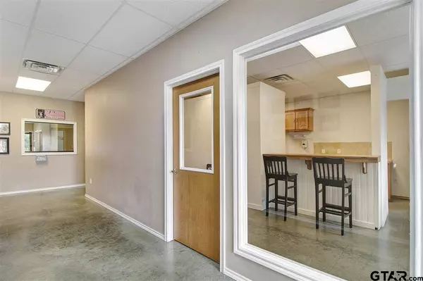 2237 N Edwards, Mt Pleasant, TX 75455