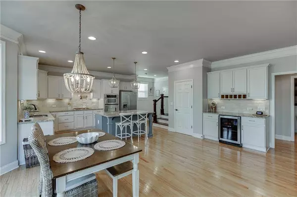 5959 Peacock LN, Hoschton, GA 30548