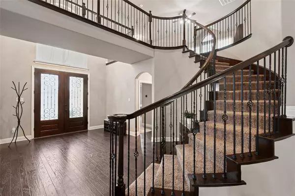 7112 Playa Norte Drive, Grand Prairie, TX 75054