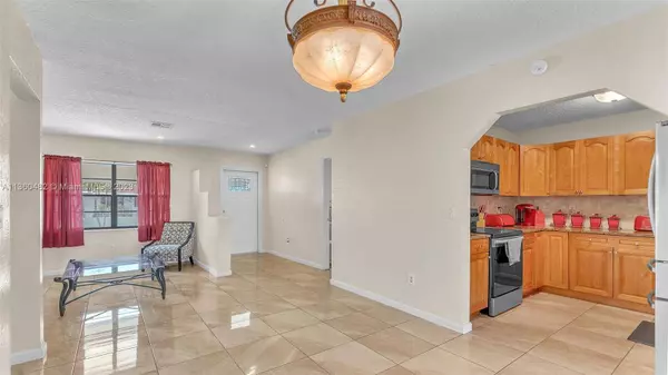 30365 SW 152nd Ct, Homestead, FL 33033