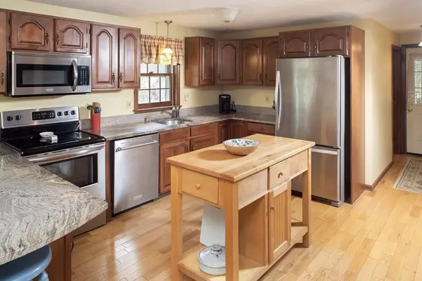 21 Martingale Lane, Plymouth, MA 02360