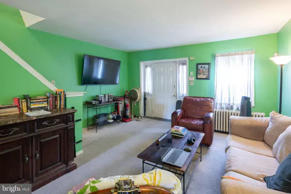 7036 CRESHEIM RD, Philadelphia, PA 19119