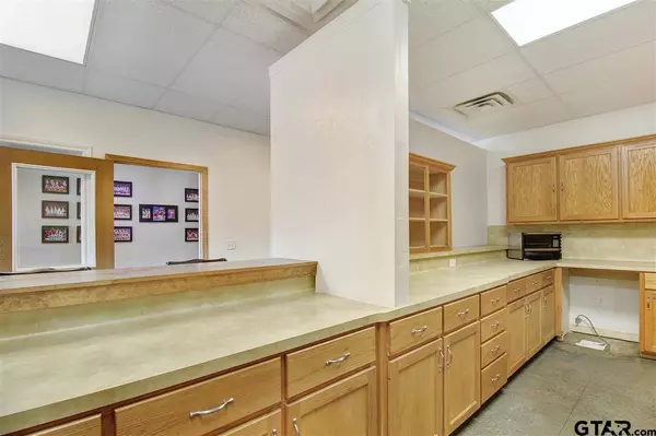 2237 N Edwards, Mt Pleasant, TX 75455