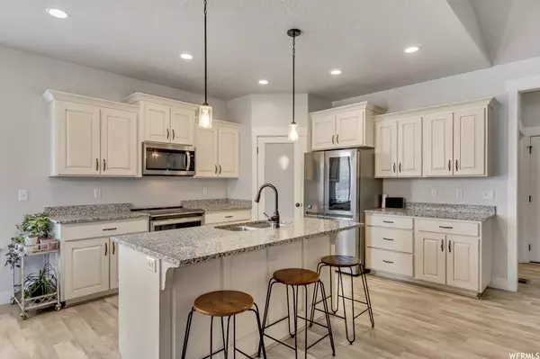 206 E CHRISTLEY LN, Elk Ridge, UT 84651