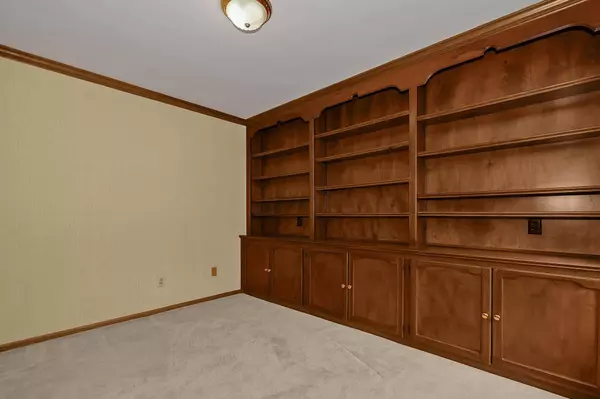 8145 Linden Leaf Circle, Columbus, OH 43235