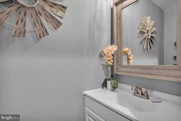 523 KINGS CROFT, Cherry Hill, NJ 08034