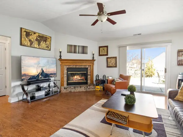 10262 Carmine DR, Noblesville, IN 46060