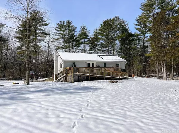 78 Sugar Loaf RD, Earlton, NY 12058