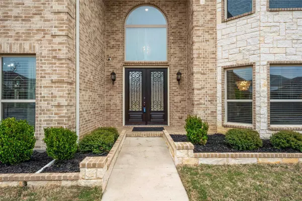 7112 Playa Norte Drive, Grand Prairie, TX 75054