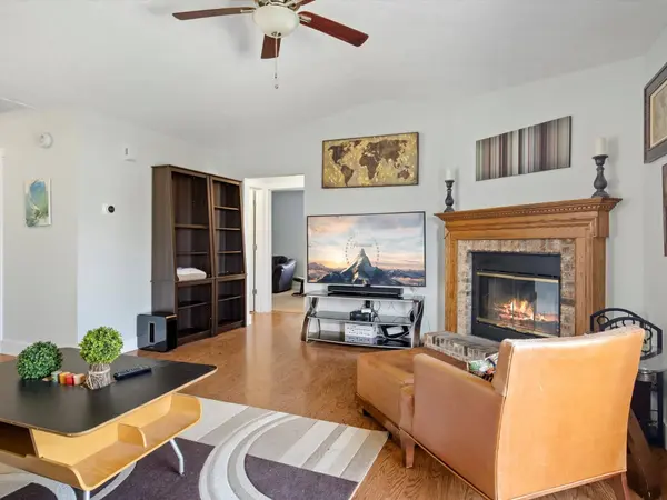 10262 Carmine DR, Noblesville, IN 46060