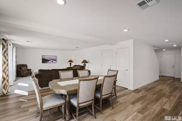 8962 Elk Ravine Dr, Reno, NV 89506