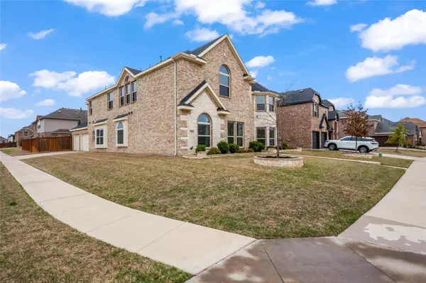 7112 Playa Norte Drive, Grand Prairie, TX 75054