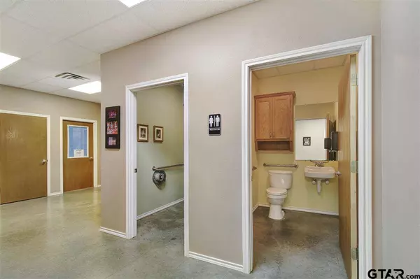 2237 N Edwards, Mt Pleasant, TX 75455