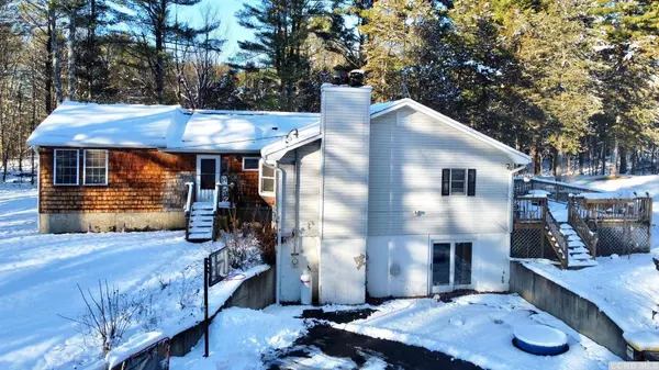 78 Sugar Loaf RD, Earlton, NY 12058