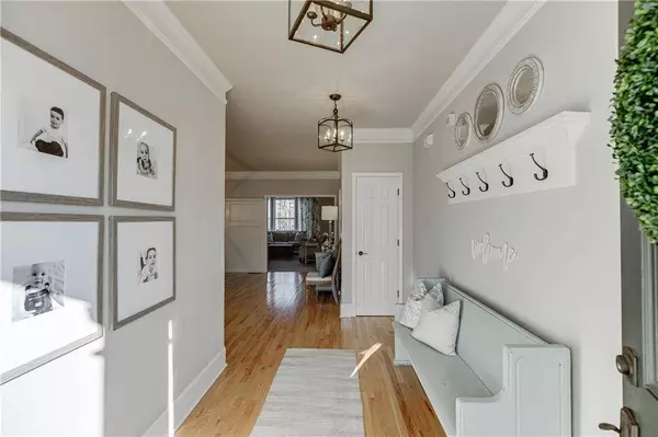 5959 Peacock LN, Hoschton, GA 30548