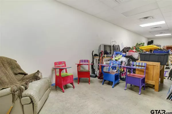 2237 N Edwards, Mt Pleasant, TX 75455