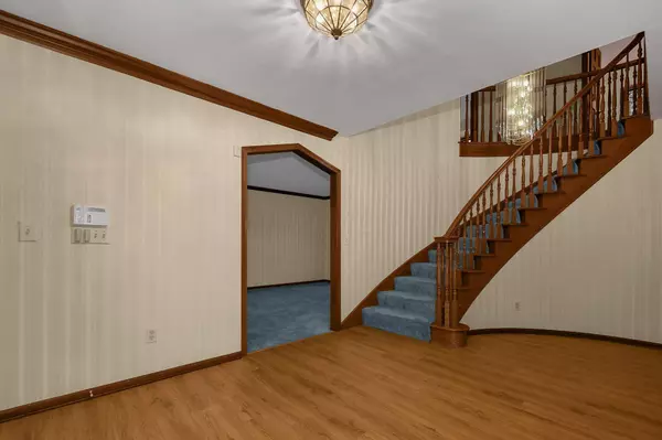 8145 Linden Leaf Circle, Columbus, OH 43235