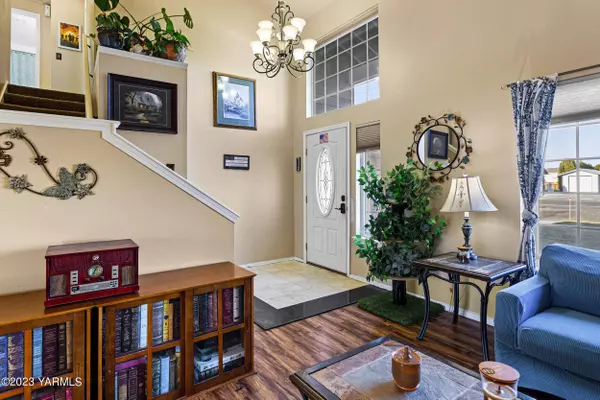 205 88th Ave S, Yakima, WA 98908