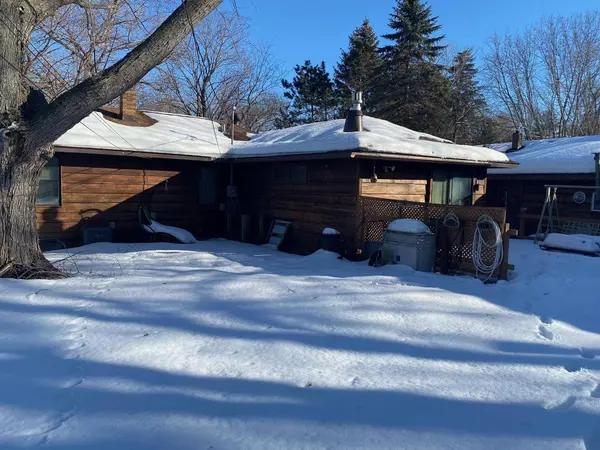 2057 Dale ST N, Roseville, MN 55113