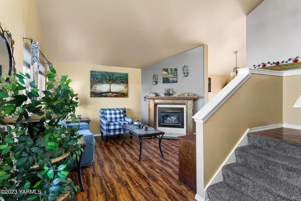 205 88th Ave S, Yakima, WA 98908