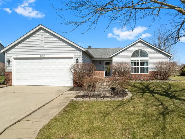 10262 Carmine DR, Noblesville, IN 46060